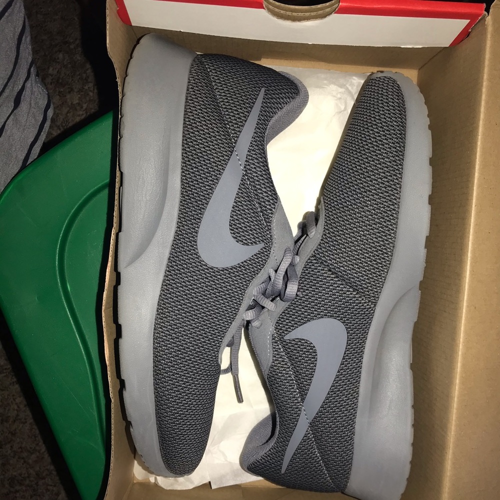 Nike Tanjun SE